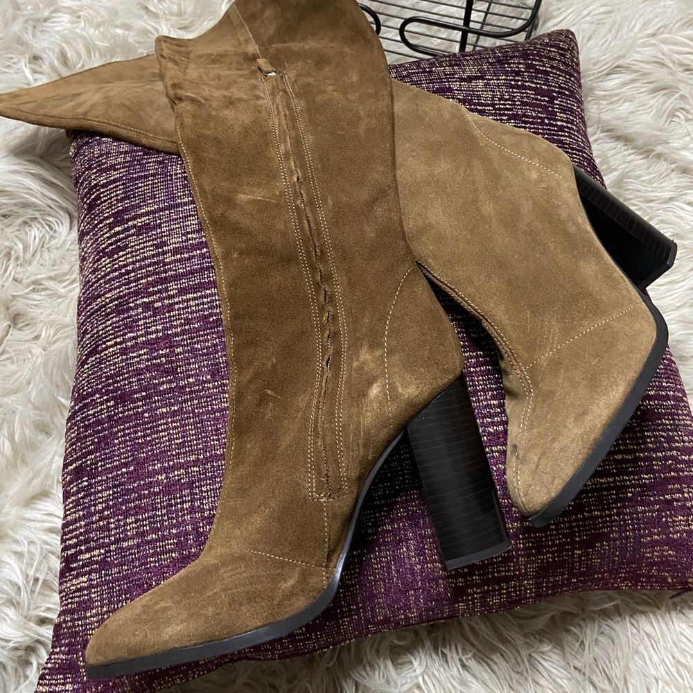 Suede vintage  knee high slim boots